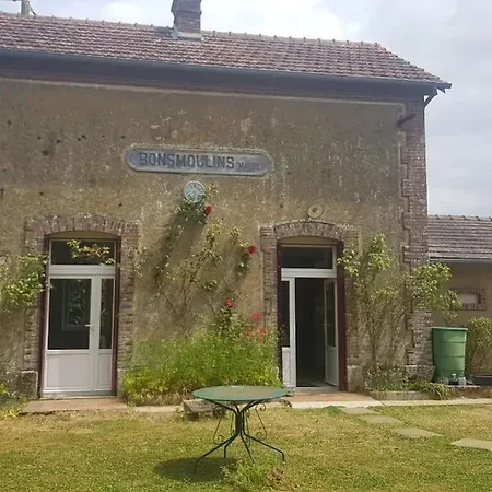 Charmante Ancienne Gare Halte Relais 펜션 Bonsmoulins