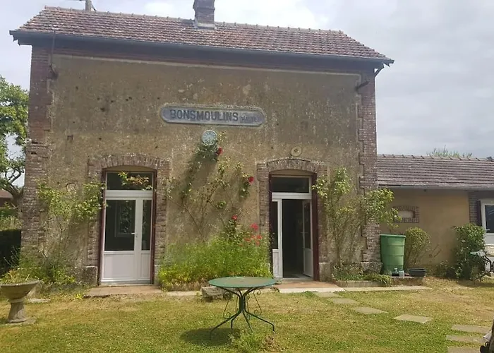 Charmante Ancienne Gare Halte Relais Semesterbostad Bonsmoulins